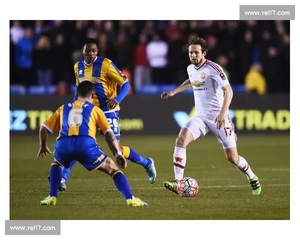 高清足球赛事直播APP下载指南畅享全球赛场精彩即时比分数据分析权威解说 - 副本 (179) - 副本 - 副本 - 副本 - 副本 - 副本